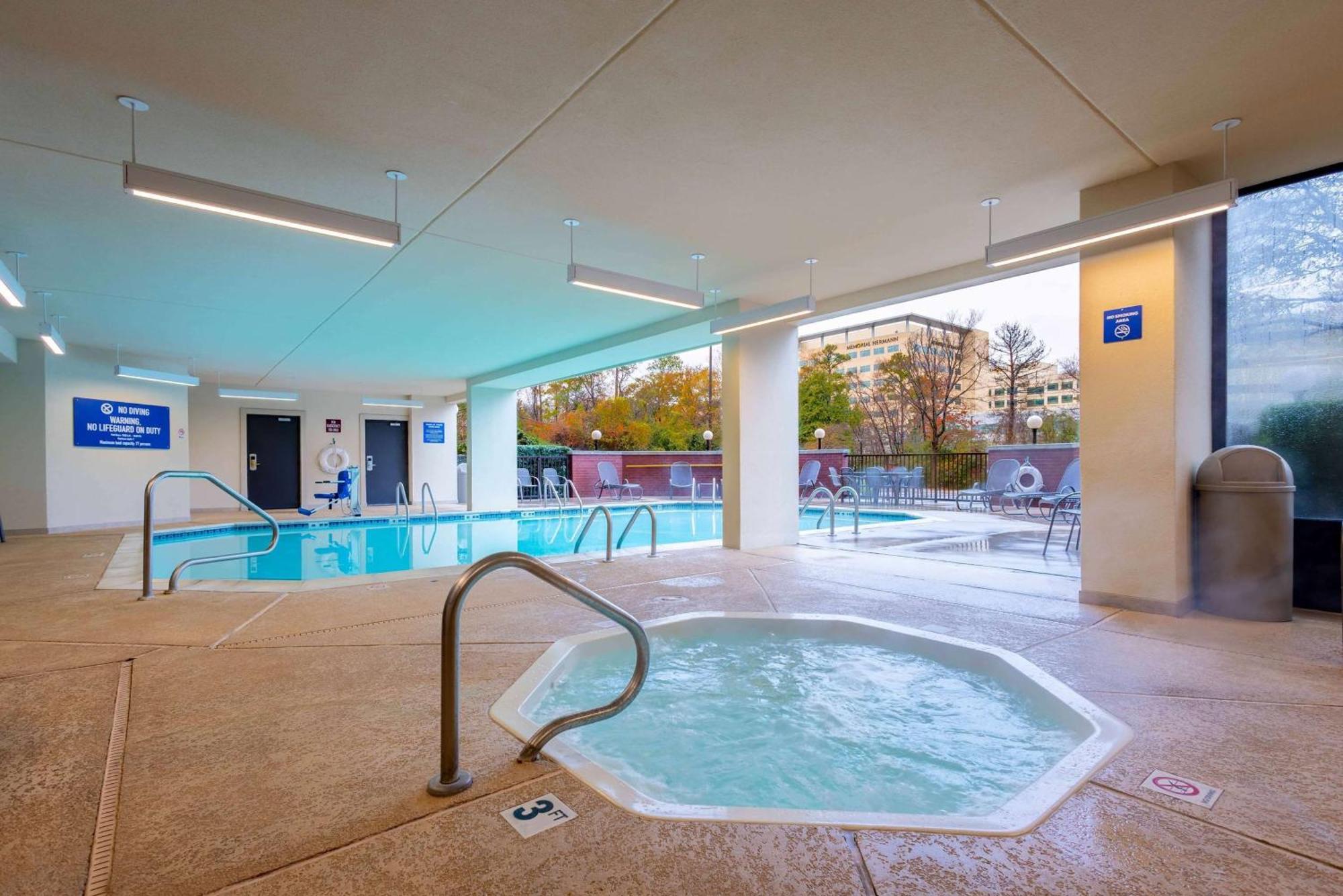 Heritage Inn & Suites The Woodlands, Trademark By Wyndham Екстер'єр фото