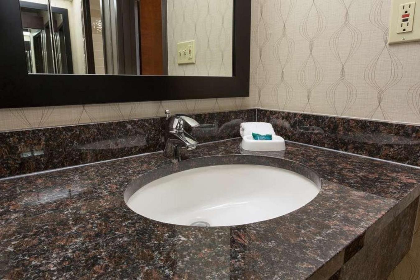 Heritage Inn & Suites The Woodlands, Trademark By Wyndham Екстер'єр фото
